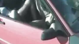 Sexy brunette khiêu dâm đĩ Brandy Nicole hút vòi xxx gai han quoc nước và fucks trong một xe tải